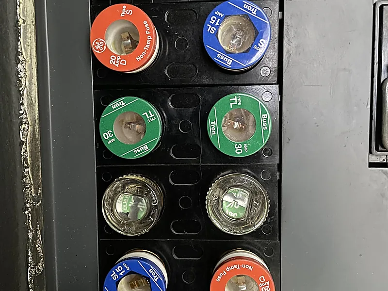 Circuit Breakers & Protection, electrical components equipment supplied by Duara Group for the electronics & electrical sector