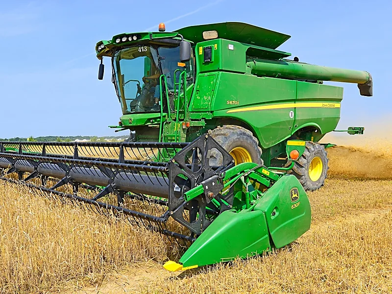 Harvesting Equipment, farm machinery equipment supplied by Duara Group for the agriculture sector