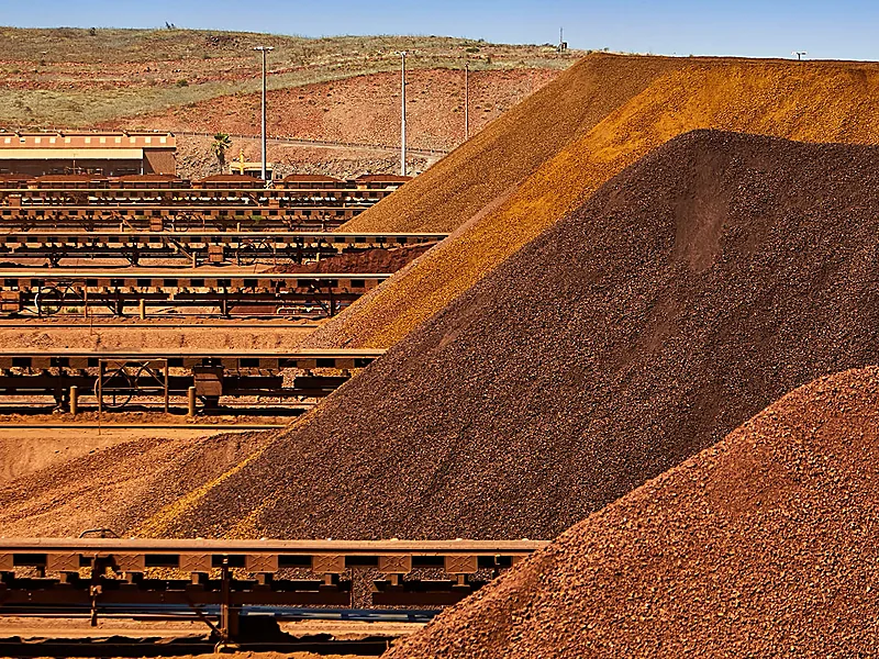 Iron Ore, metallic minerals supplied by Duara Group for the mining & minerals sector