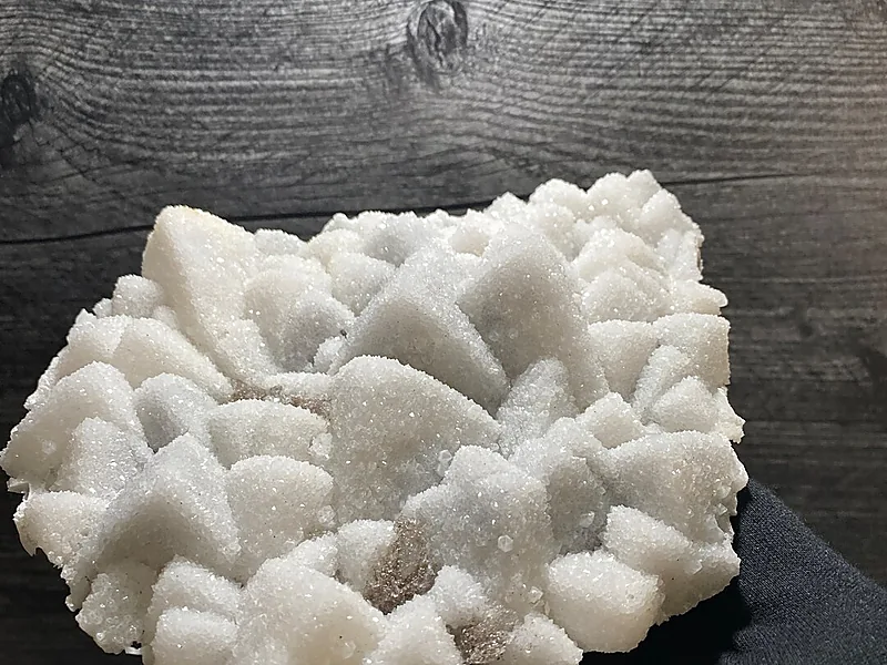 Quartz, industrial minerals supplied by Duara Group for the mining & minerals sector